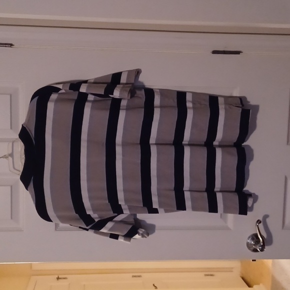 🍭🌺Striped Blue and Gray Polo Shirt - Picture 6 of 7